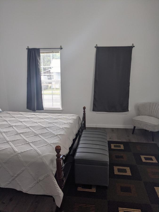 Cozy *Downtown Getaway* Villa San Antonio Esterno foto