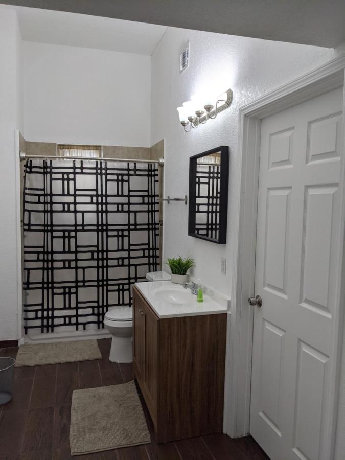 Cozy *Downtown Getaway* Villa San Antonio Esterno foto