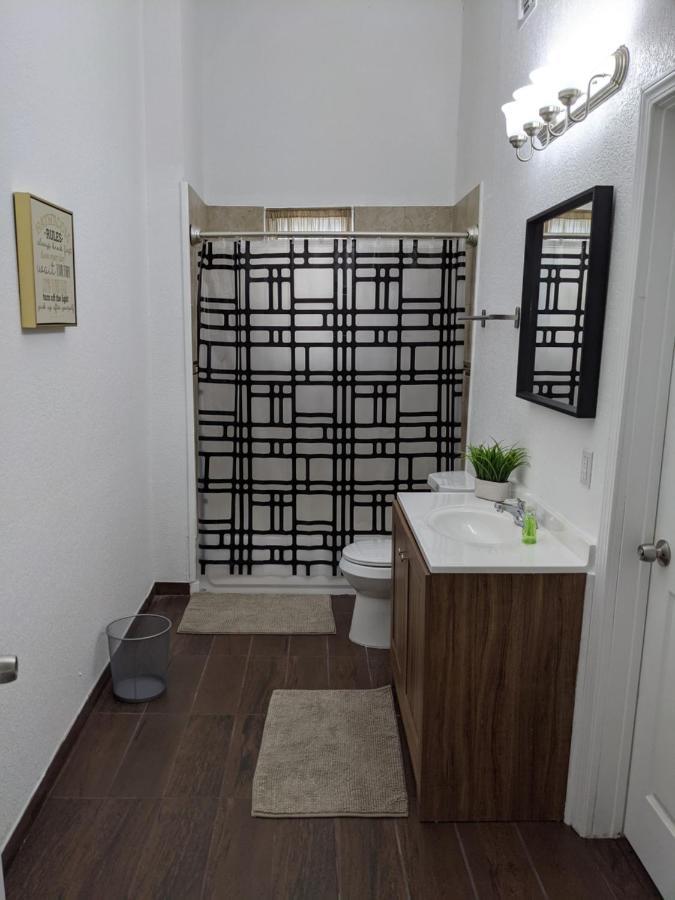 Cozy *Downtown Getaway* Villa San Antonio Esterno foto